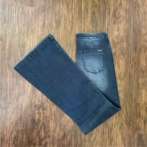 Bebe jeans size 29 waist 14” hip 17” inseam 34” length 44” never worn